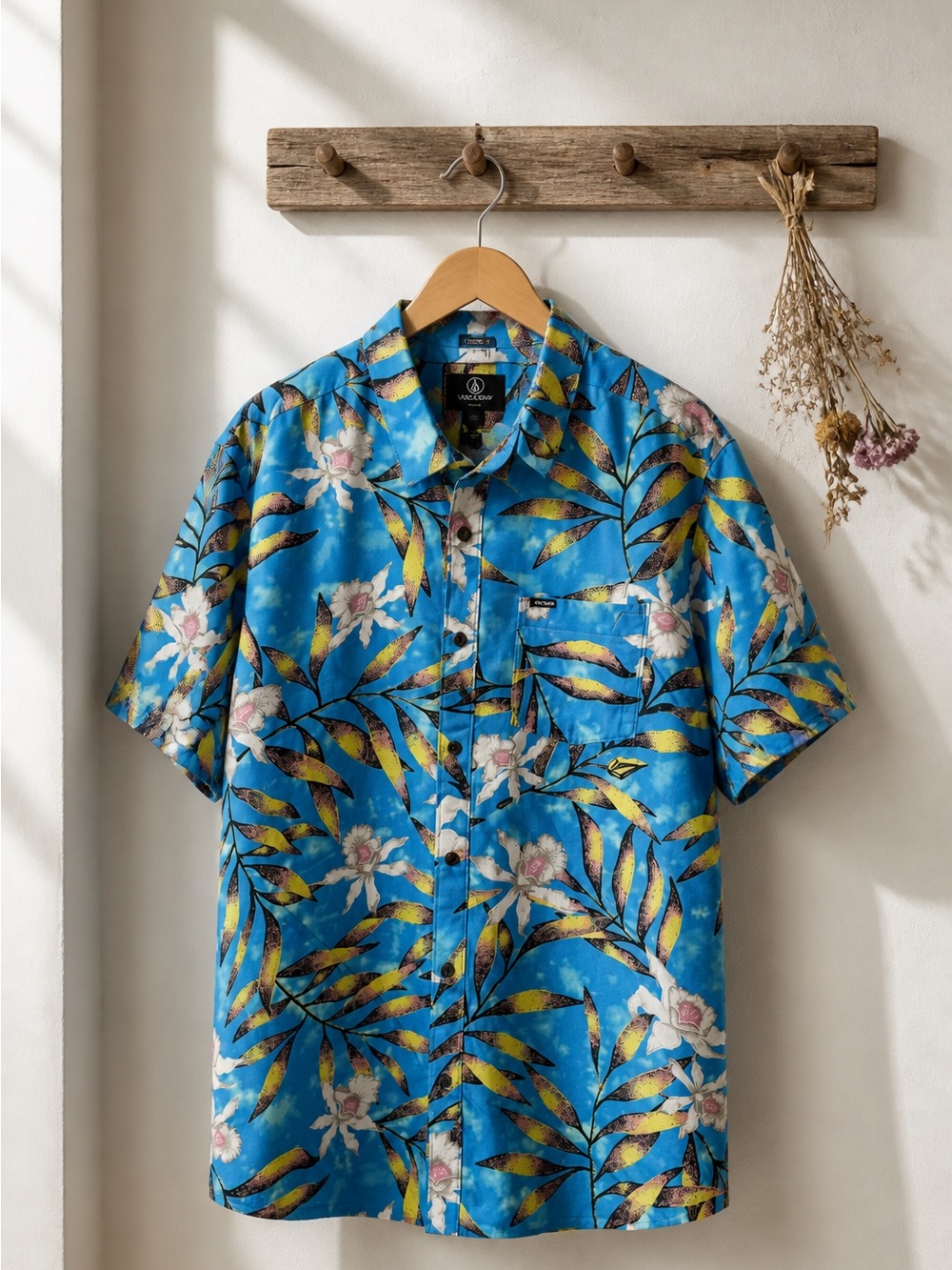 Volcom Blue Tropical Floral Short Sleeve Button-Down Shirt